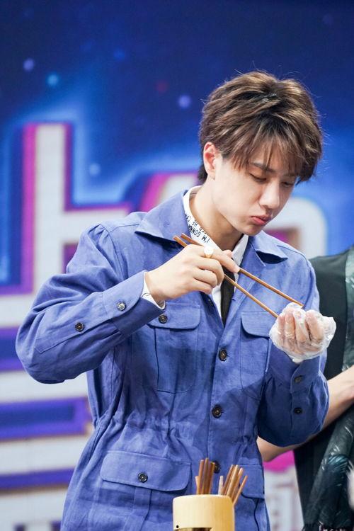 娱乐吃瓜王一博微博,揭秘娱乐圈幕后故事